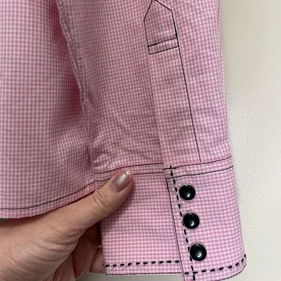 Pendleton Let’er Buck Button Up Top - Picture 4 of 4